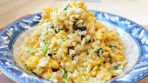Cabbage and egg filling for vegetarian dumplings